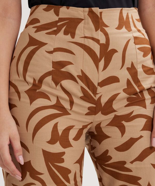 Pantalón Estampado Tiro Alto Con Pretina Resortada En Centro Posterior, Trópico Floral image number null