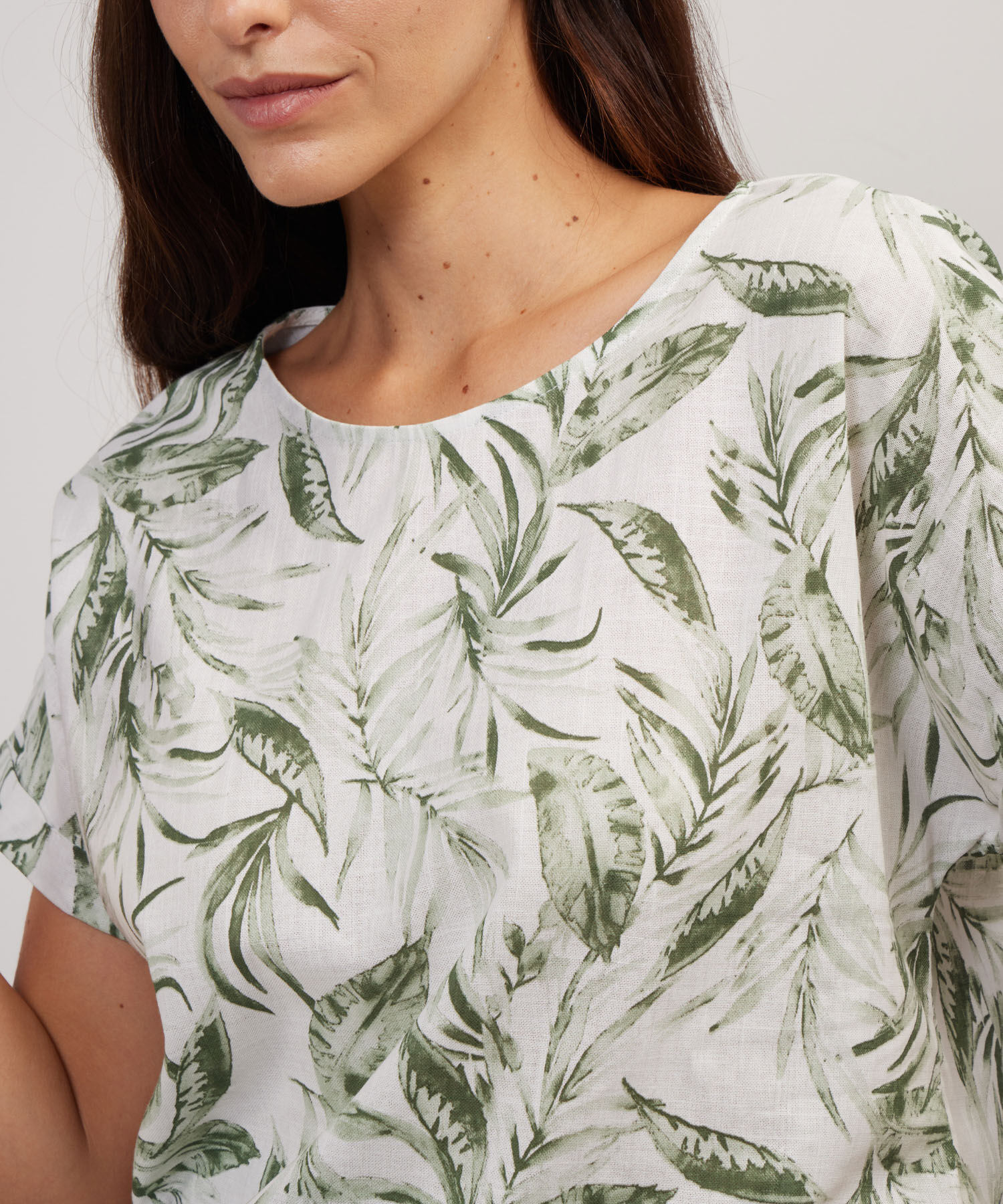 Blusa Manga Corta Con Guardapolvo  En Lino Estampada
