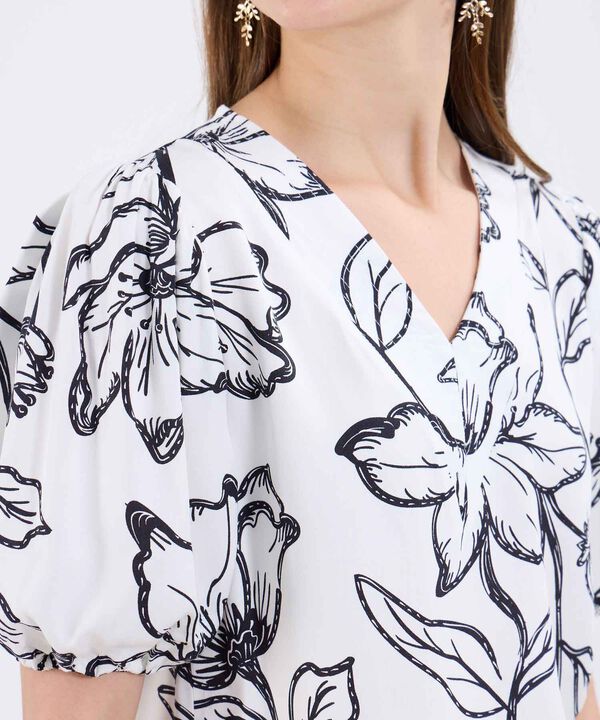 Blusa Estampada Cuello V image number null