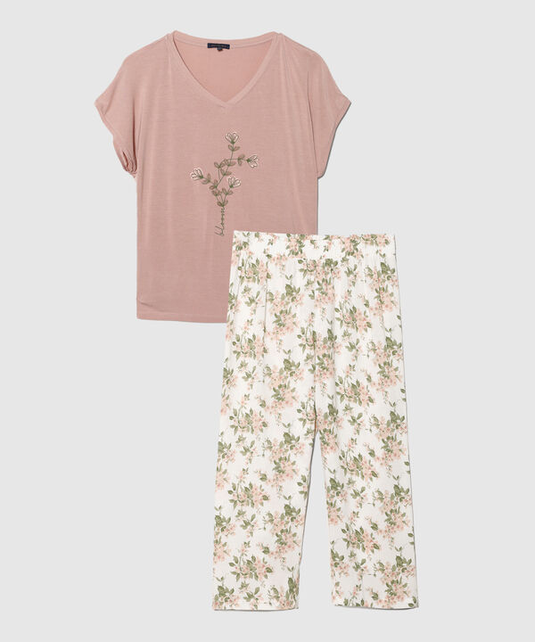 Pijama Camiseta Cuello En V Con Screen Y  Pantal&oacute;n Capri Tejido Plano
