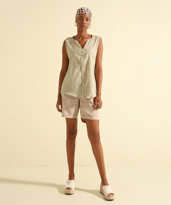 Blusa Unicolor Textura Manga Sisa Con Cuello Herradura Y Fuelle