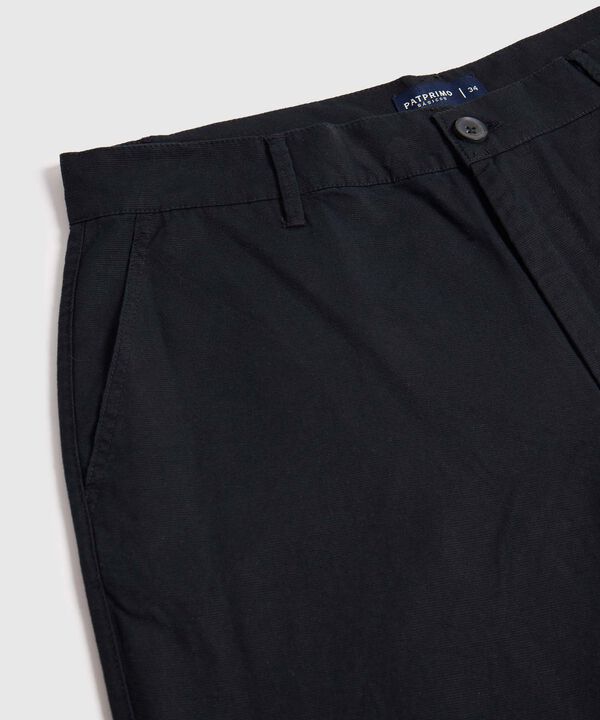 Pantal&oacute;n Chino con Bolsillos Laterales Hombre