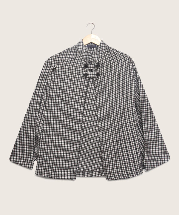 Chaqueta Tipo Capa Cuello Alto Preteñida