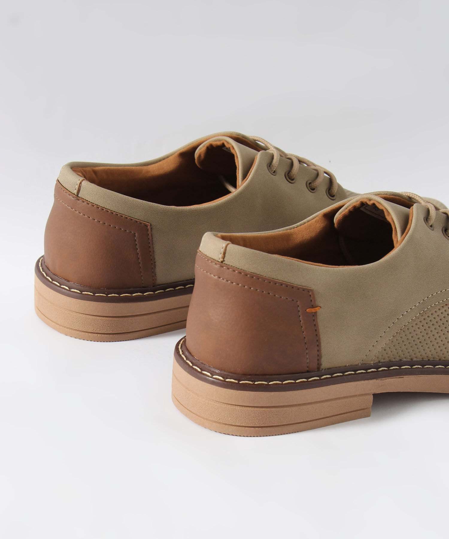 Zapatos Oxford con Detalles