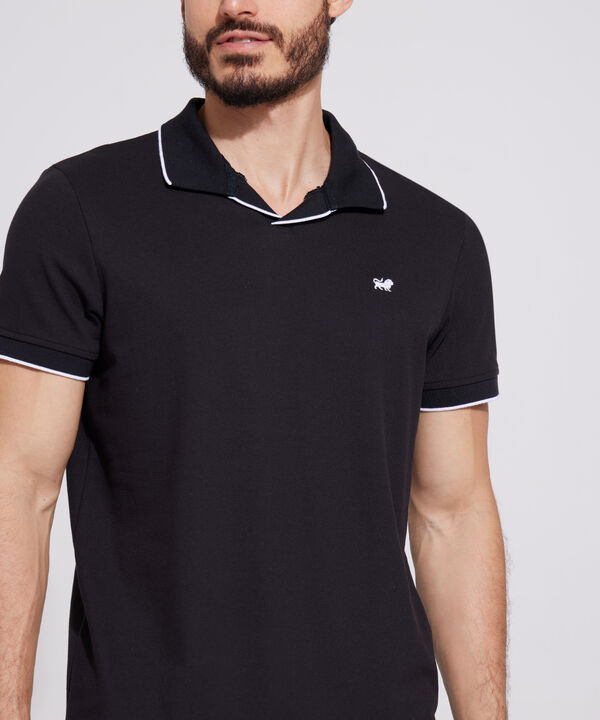 Polo Sport Unicolor, Cuello, Pechera Y Puños Tejidos Preteñidos, Silueta Slim Fit