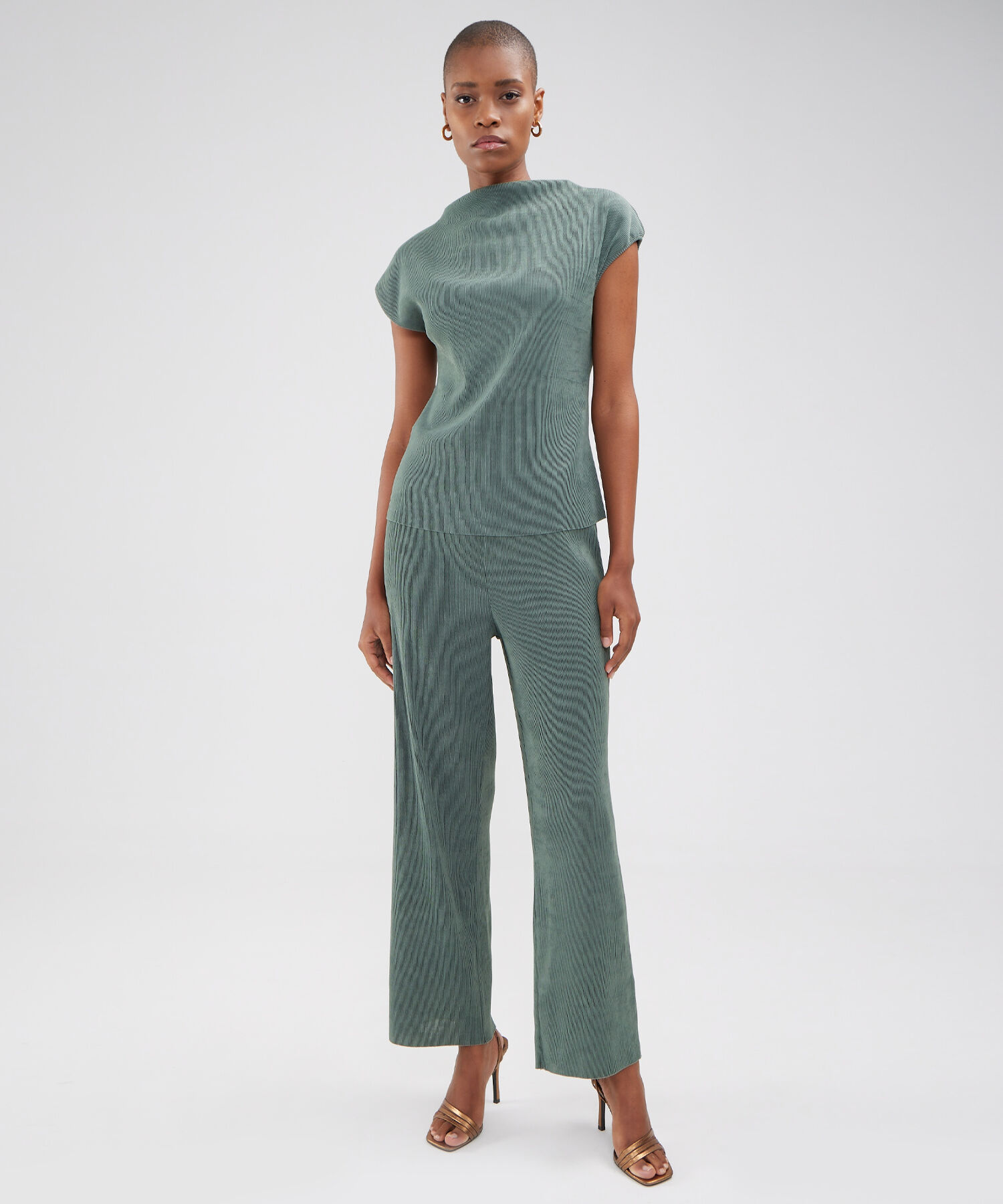 Pantalon Fluido Plisado Unicolor