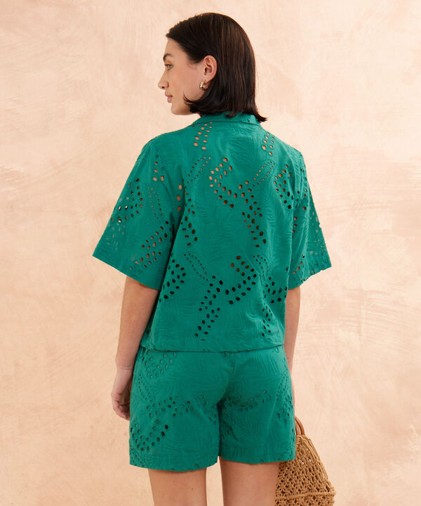 Short Unicolor En Ojalillo
