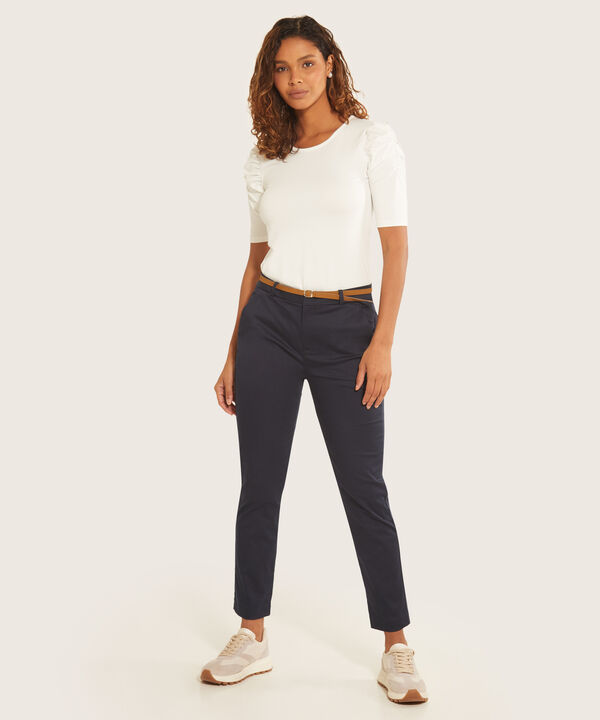 Pantalon Básico Bolsillo Diagonal Bota Entubada Unicolor