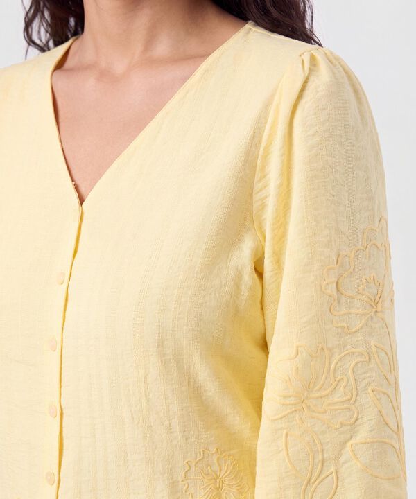 Blusa Bordada Con Botones Para Mujer