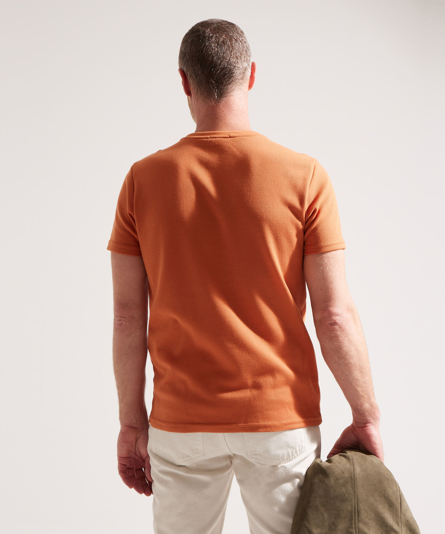 Camiseta con Cuello Henley