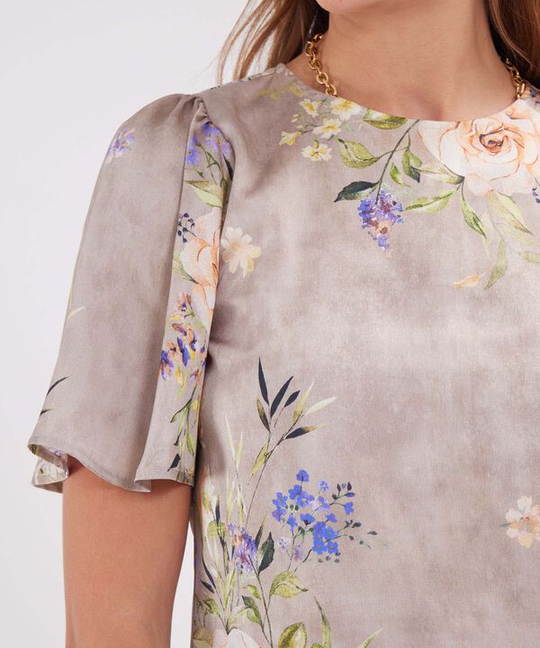 Blusa Similar Estampada Cuello Redondo image number null