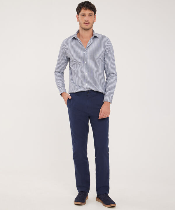Pantalón Unicolor Clásico Con Silueta Regular Fi­T, Magia En El Caribe image number null