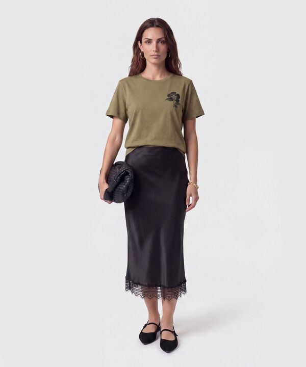 Camiseta con Bordado Floral para Mujer