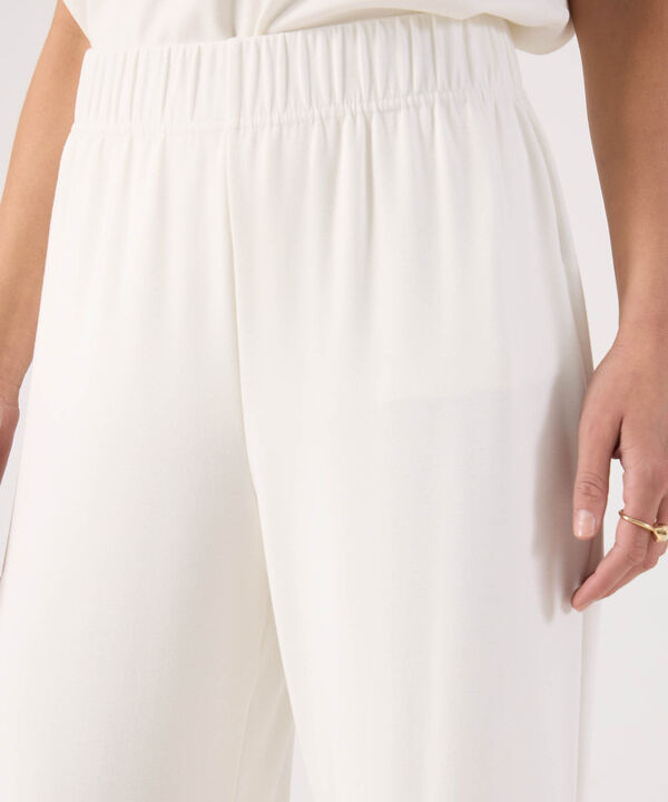 Pantalon con pretina elastica  image number null