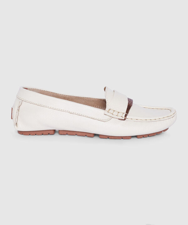 Mocasines Con Textura En Frente