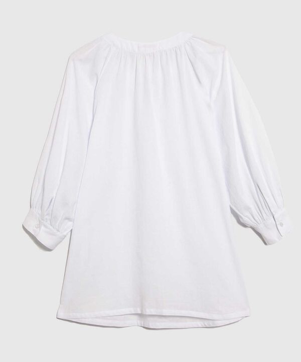 Blusa con Bordado image number null