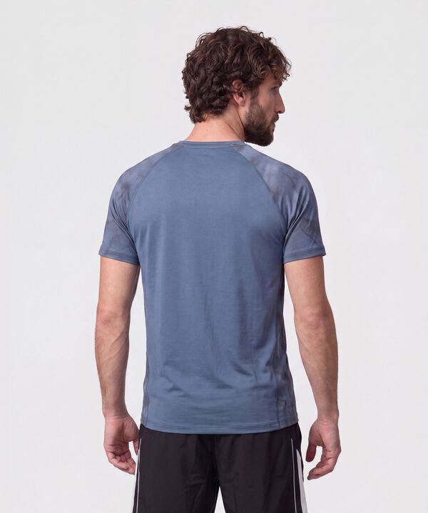 Camiseta Deportiva Con Detalle En Mangas 