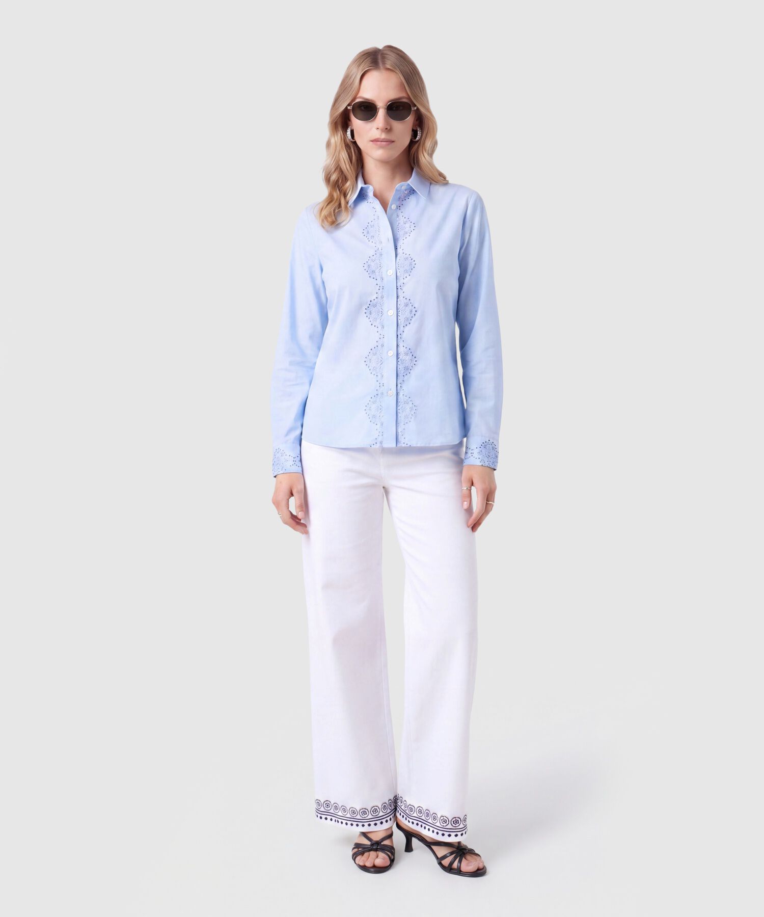 Camisa con Pechera Bordada Mujer