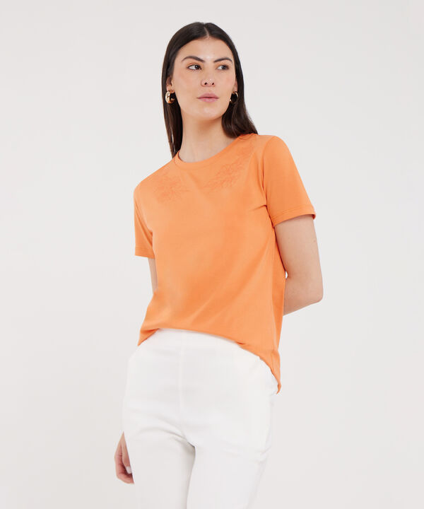 Camiseta Unicolor Cuello Redondo Con Bordado image number null