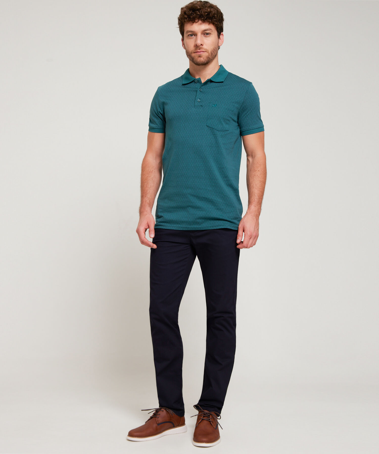 Polo Estampada, Cuello Y Puños Tejidos Con Bolsillo, Silueta Slim Fit,