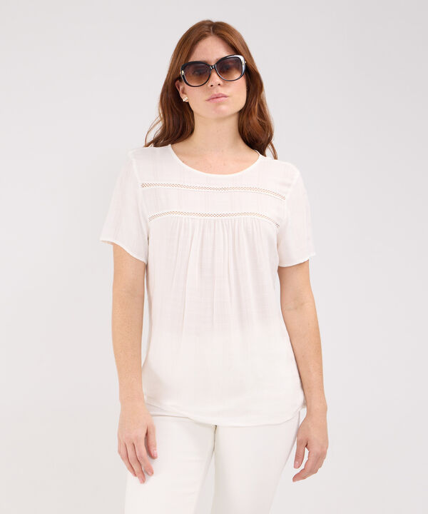 Blusa Unicolor Manga Corta, Escote Redondo Con Encaje Y Recogido Sutil