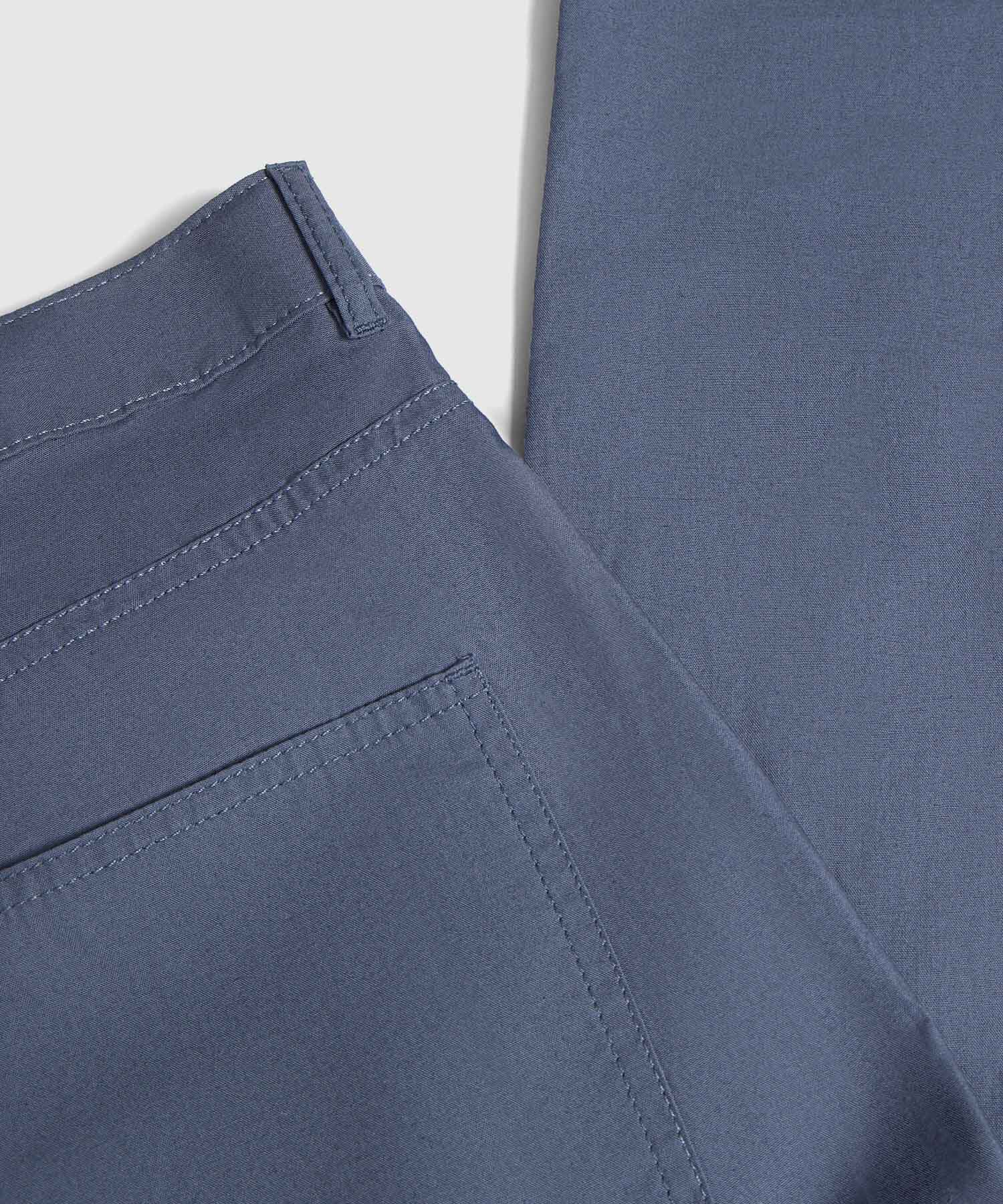 Pantalon Unicolor, 5 Bolsillos, Silueta Regular Fit