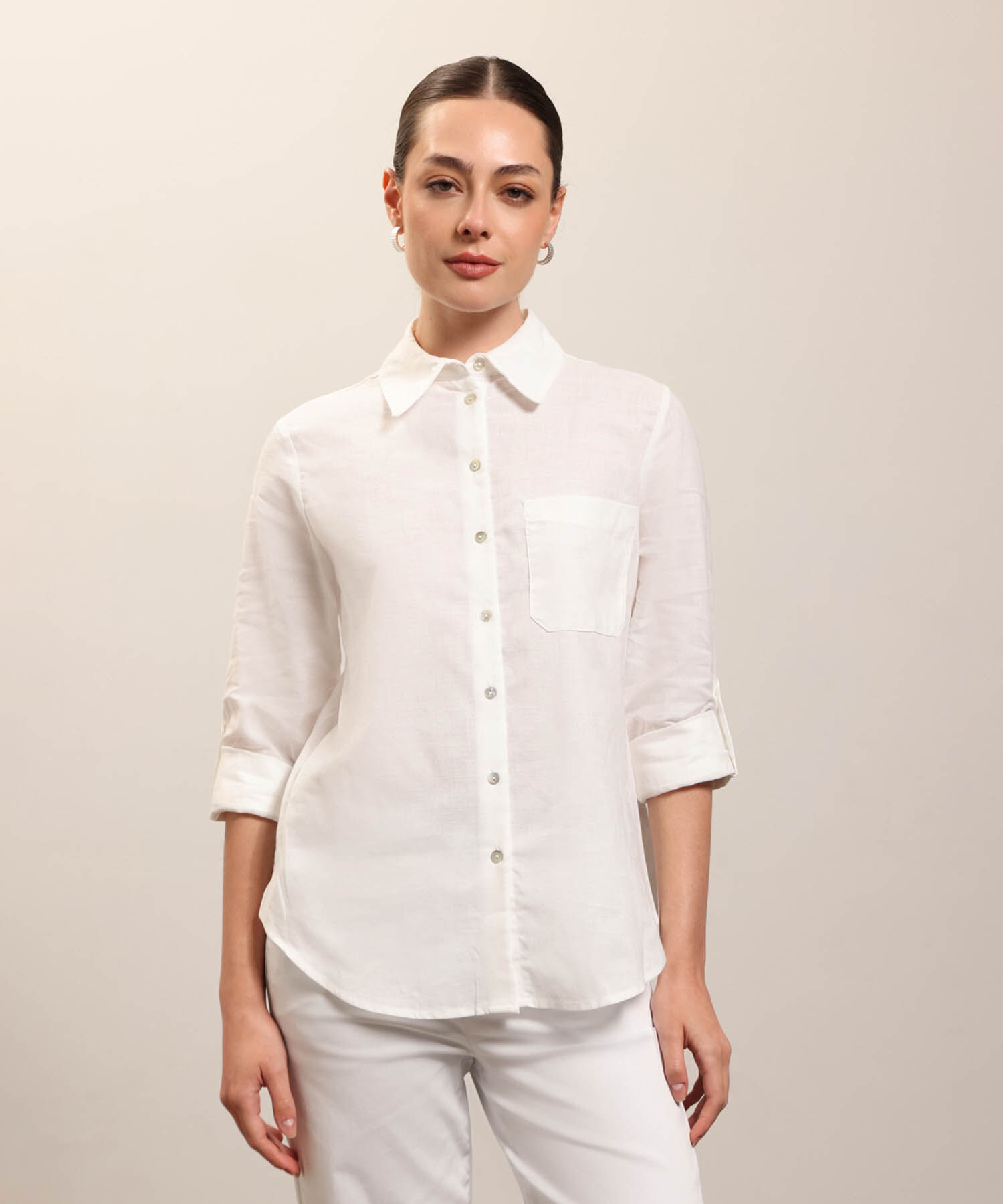 Camisa Manga Larga Con Bolsillo Unicolor En Lino