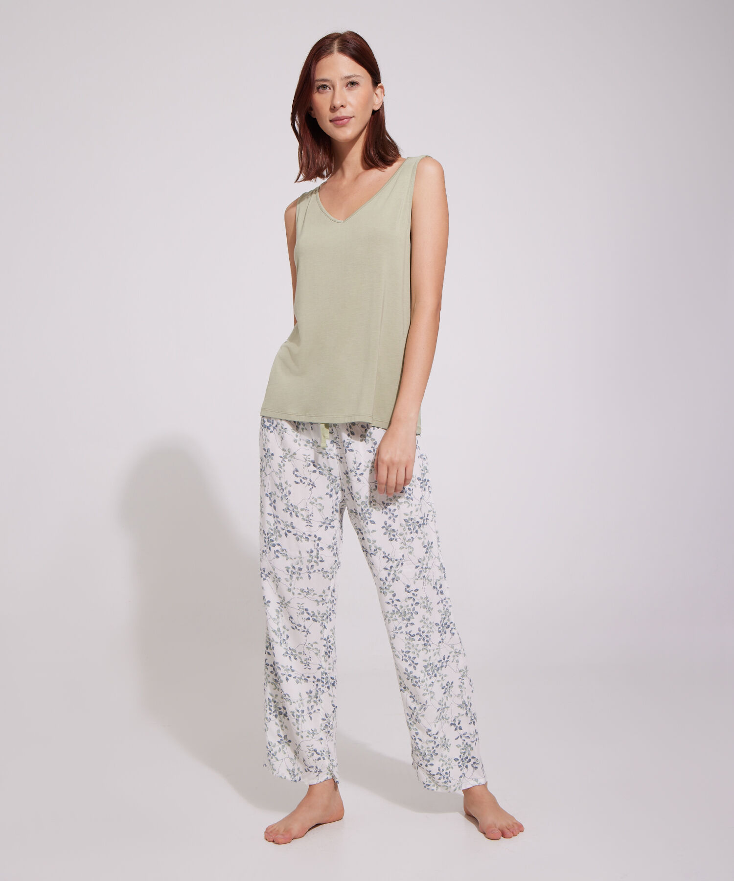 Pijama Set Camiseta Manga Sisa Y  Pantalón Capri Estampado