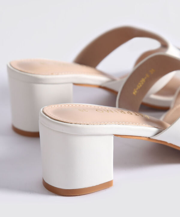 Sandalias image number null