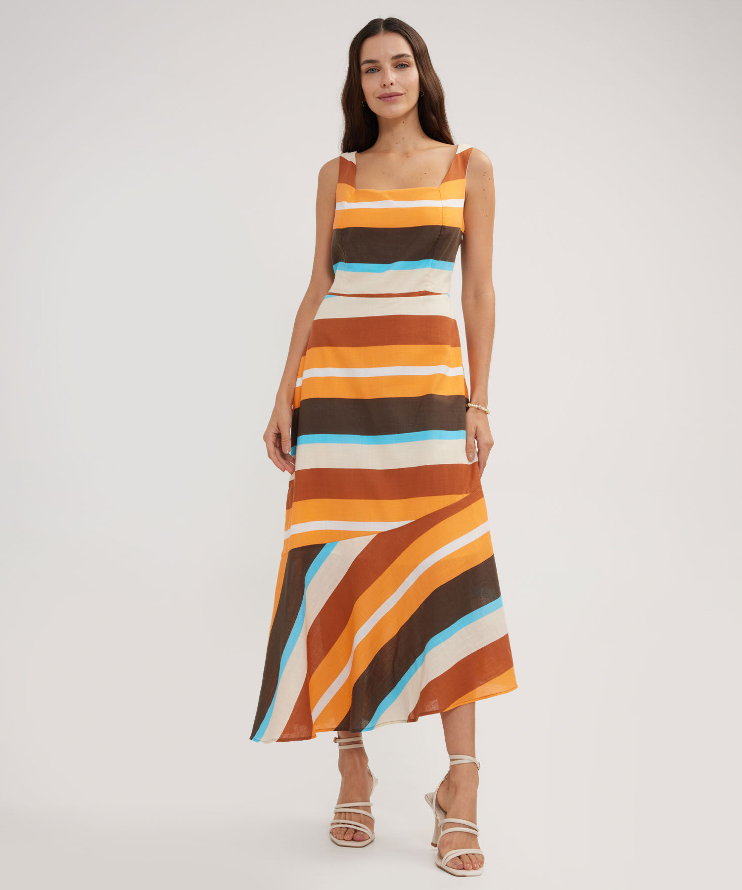 Vestido Estampado Con Escote Cuadrado