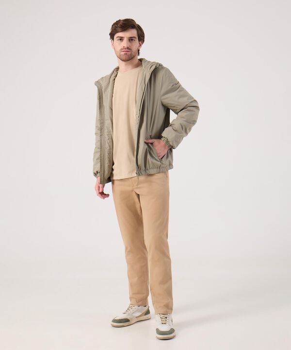 Chaqueta unicolor con capota  image number null