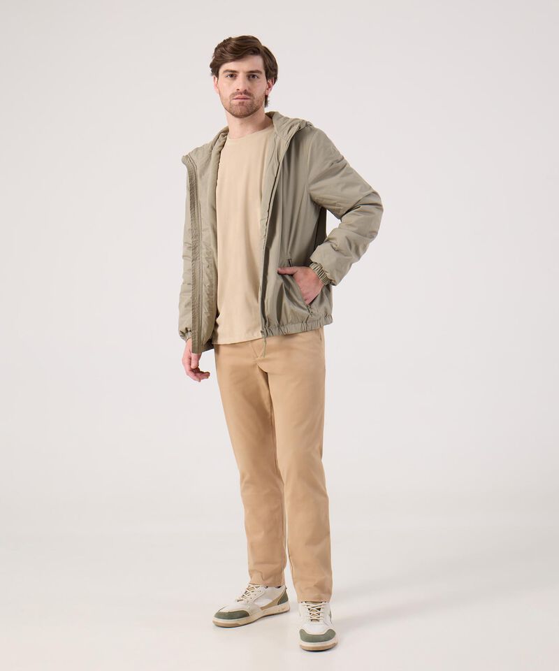 Chaqueta unicolor con capota 