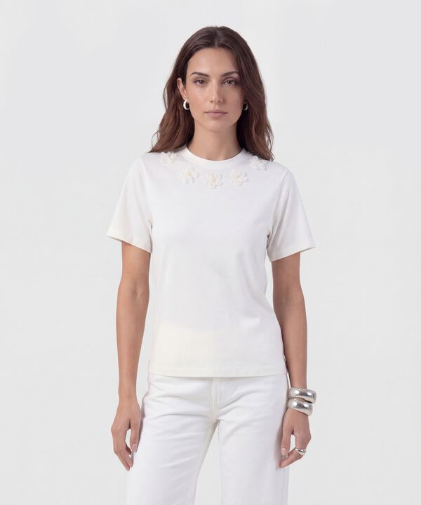 Camiseta Cuello Redondo Con Apliques Mujer image number null