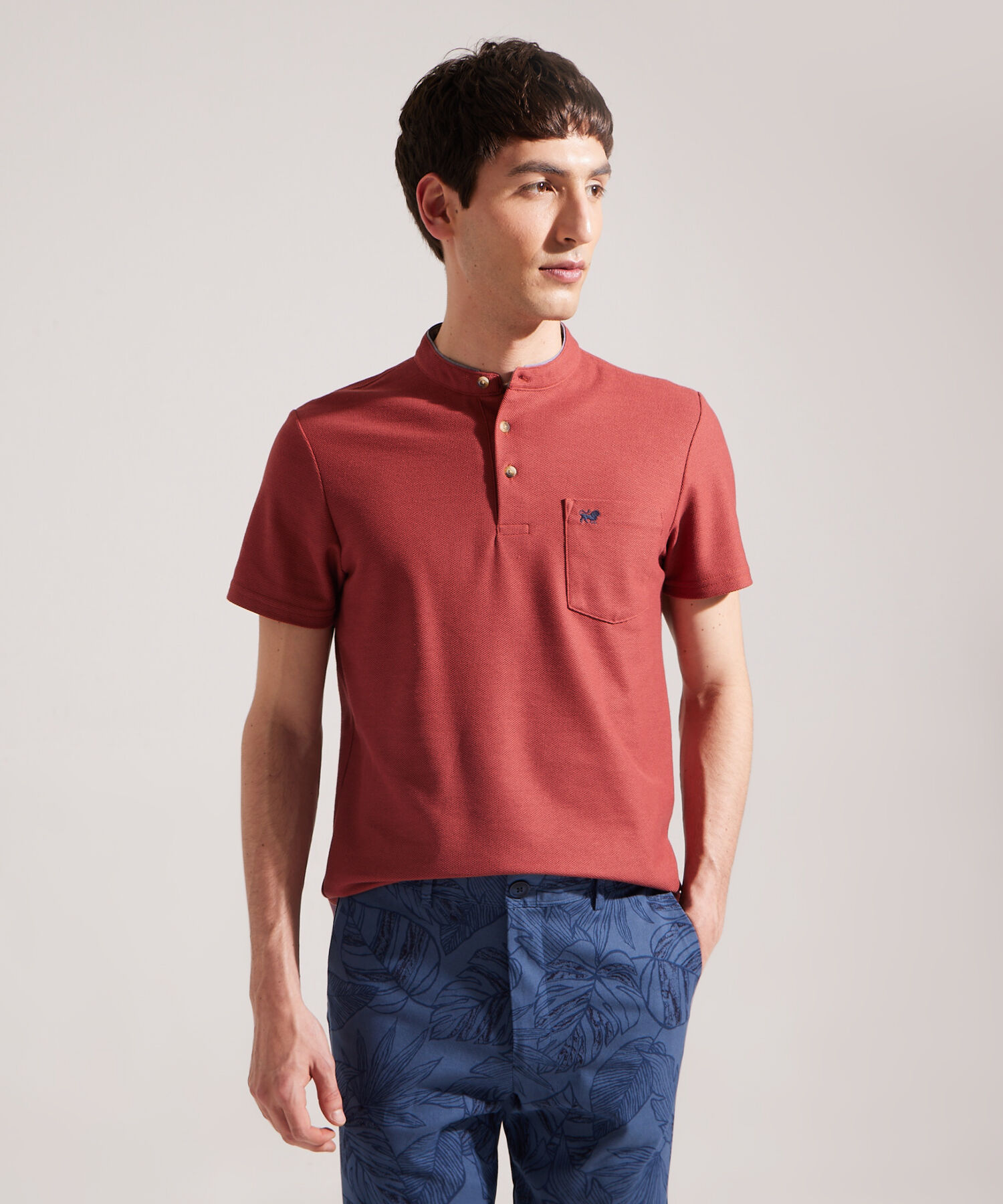 Polo Unicolor Tipo Henley