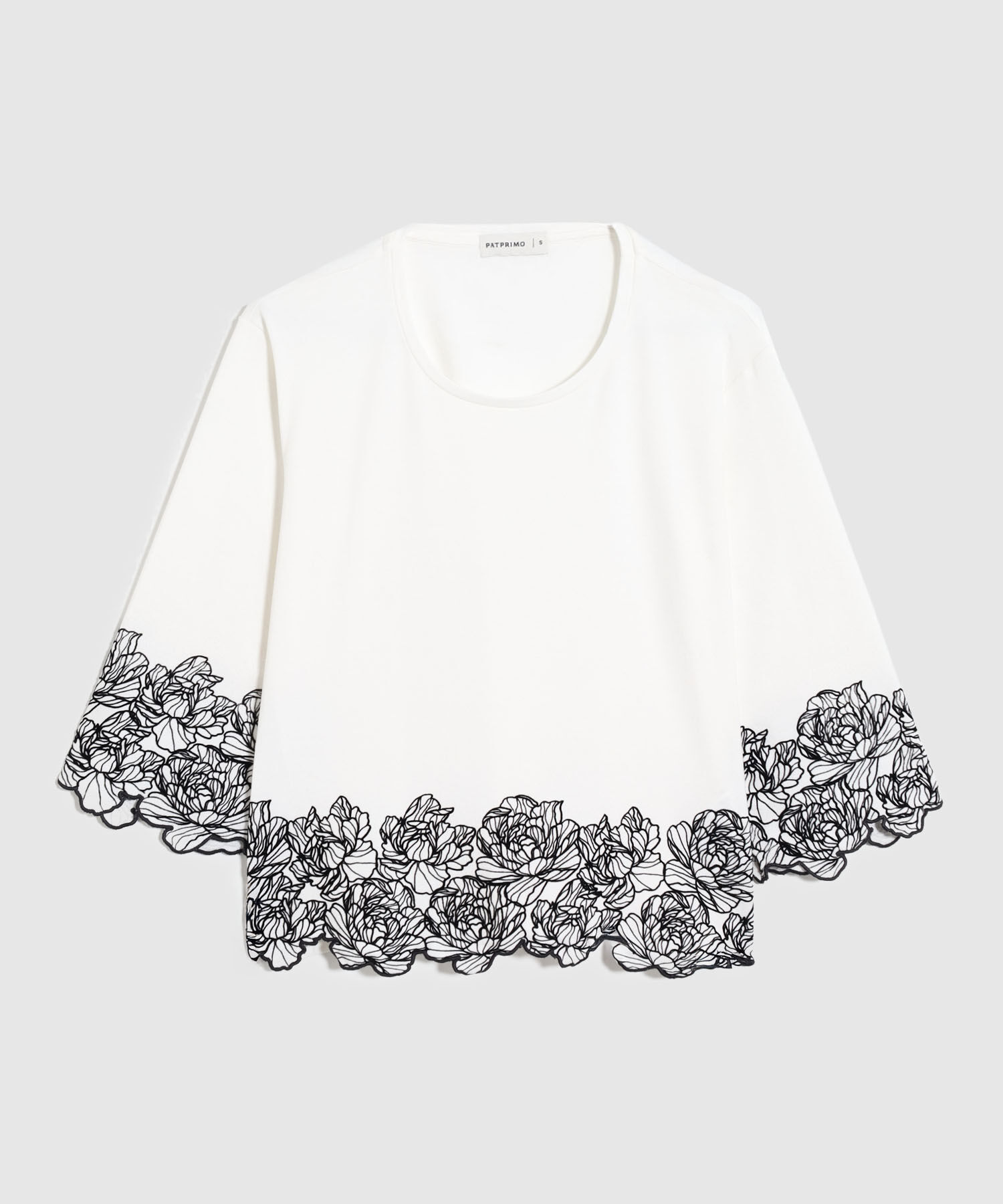 Camiseta Manga ¾ Con Ruedo Bordado