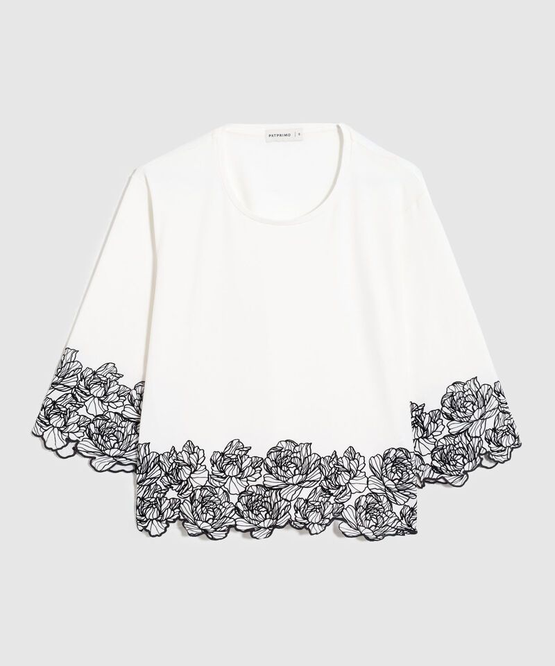 Camiseta Manga ¾ Con Ruedo Bordado