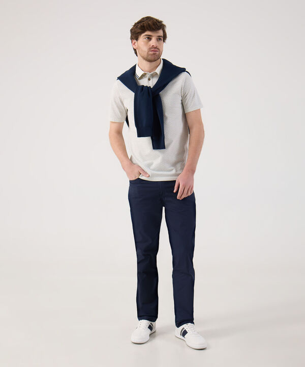 Polo estampada con cuello tejido  image number null