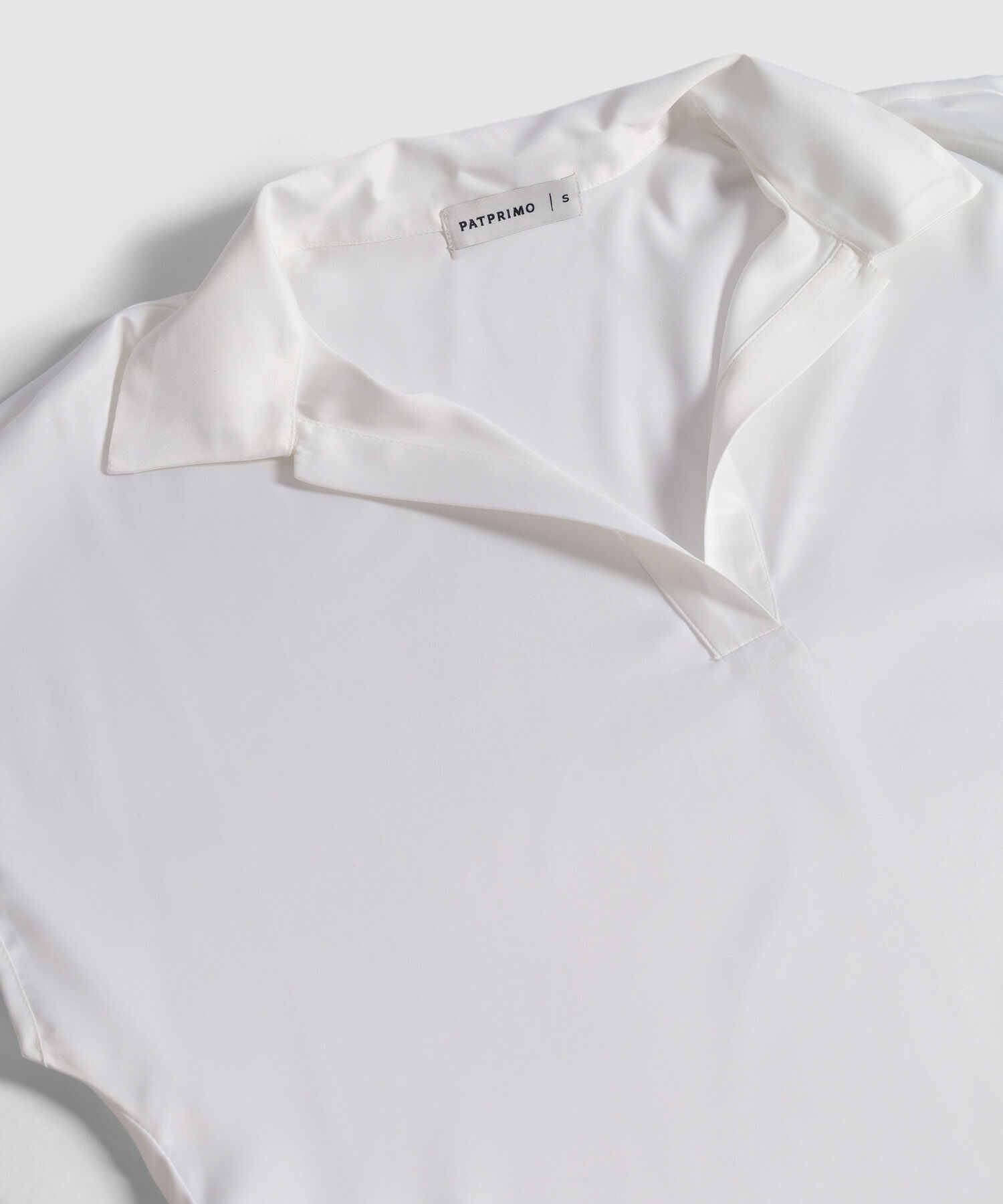 Blusa Unicolor De Cuello Camisero En V Para Mujer