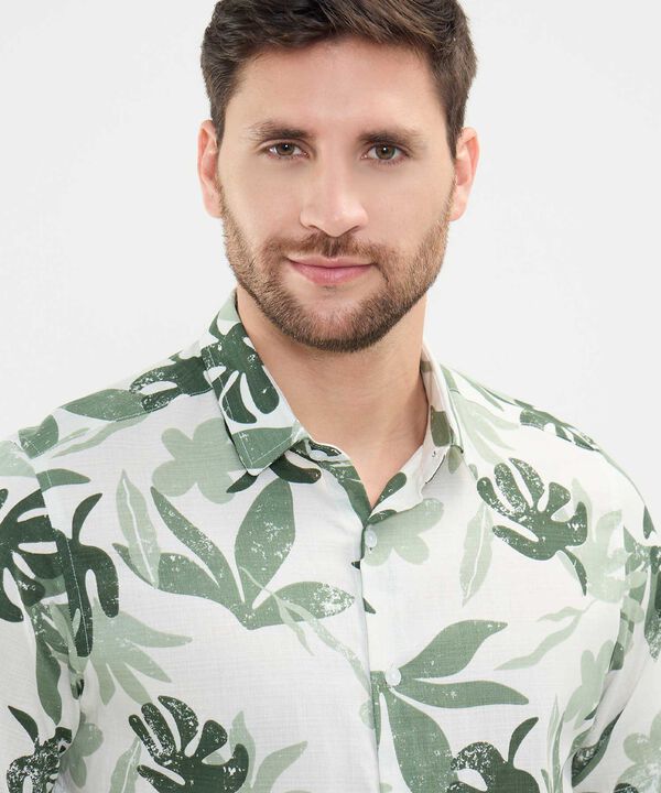 Camisa Estampada en Efecto Lino image number null