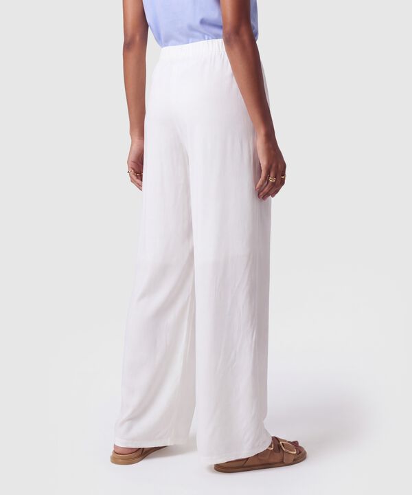 Pantal&oacute;n Bota Ancha Encauchado Para Mujer