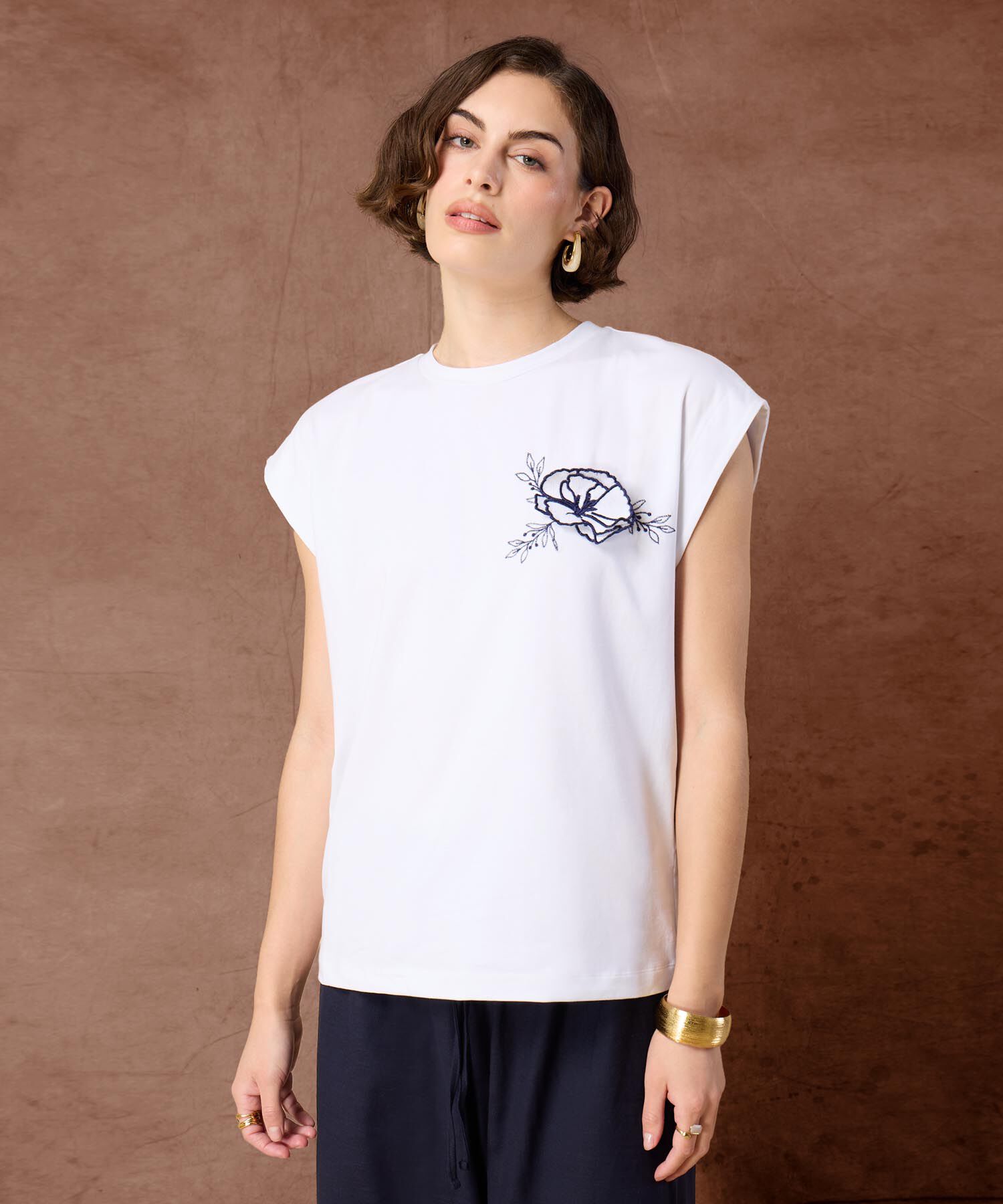 Camiseta Mujer sin Manga con Diseño Bordado