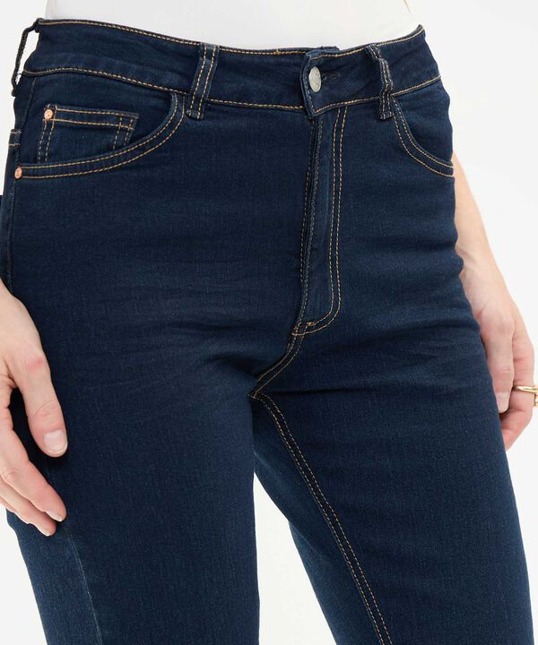 Jeans Straight Tono Negro image number null