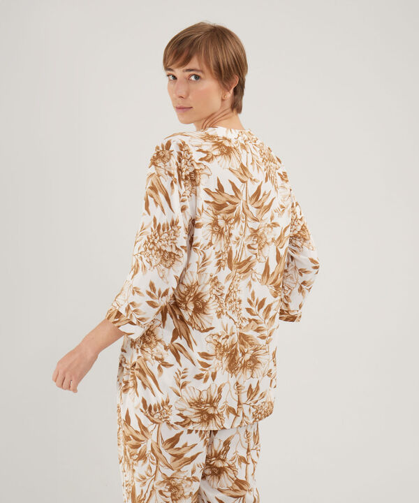 Blusa Manga 3/4 Estampada, Escote V image number null