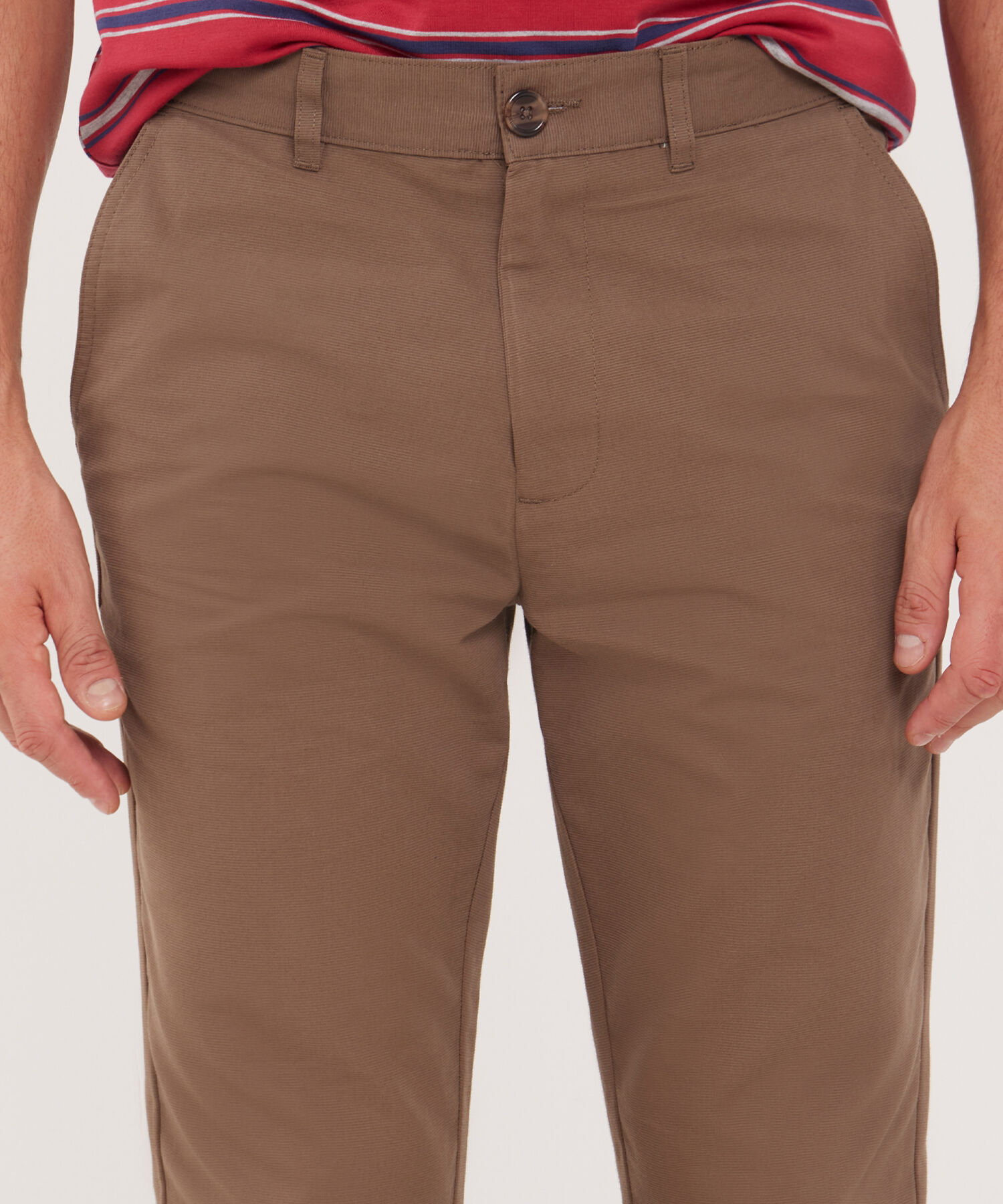 Pantalón Unicolor Clásico Con Silueta Regular Fi­T, Magia En El Caribe