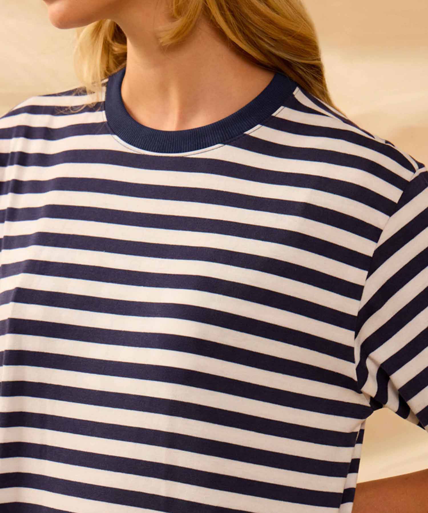 Camiseta Cuello Redondo De Silueta Oversize Mujer