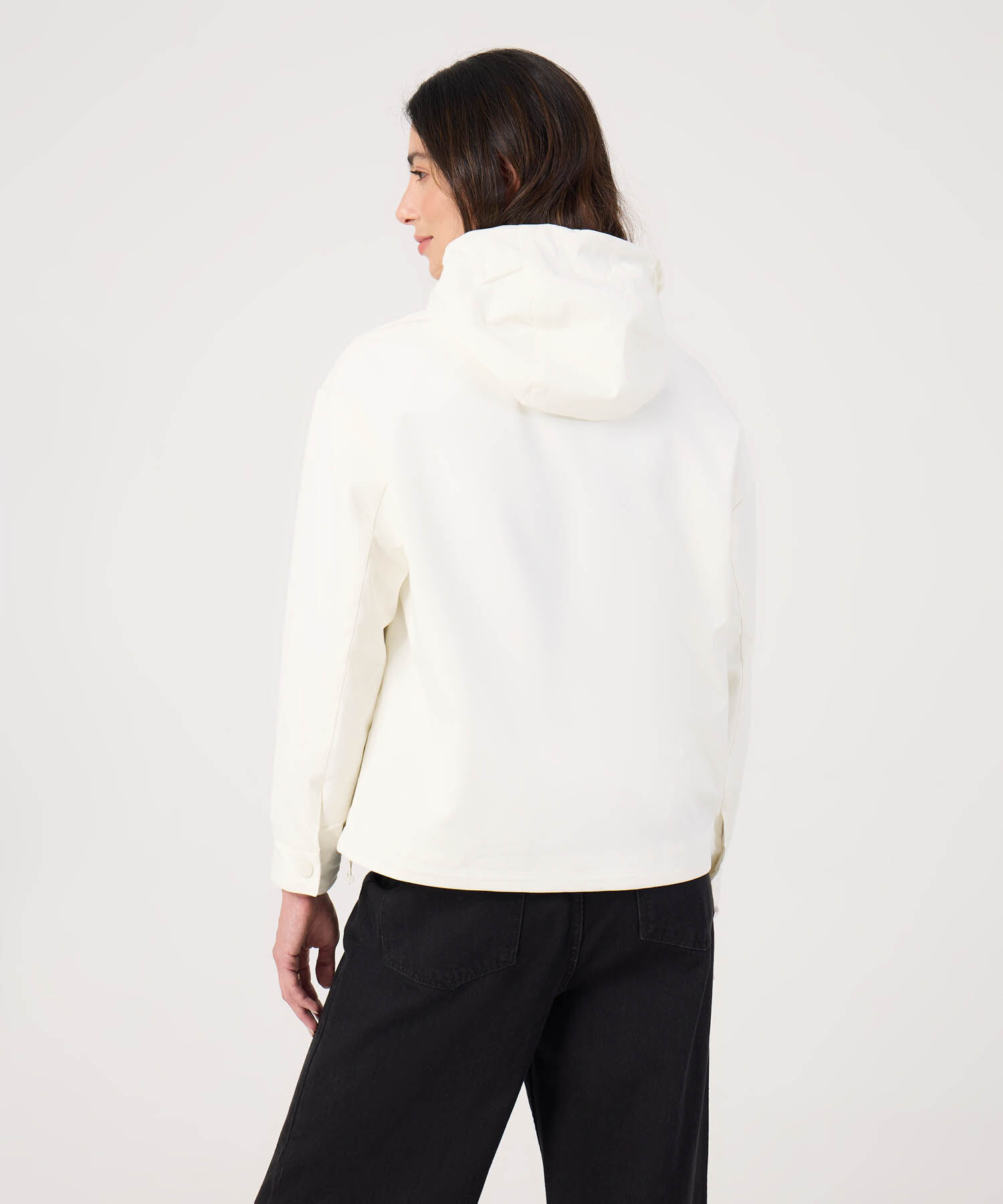 Chaqueta con capota 