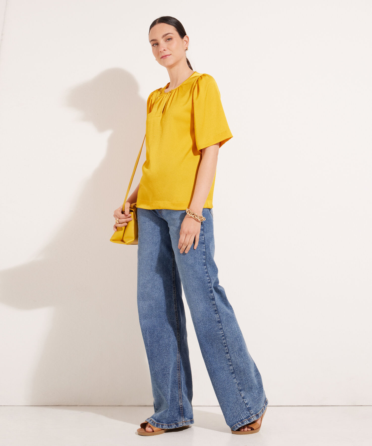 Blusa Manga Corta Unicolor Con Abertura En Frente