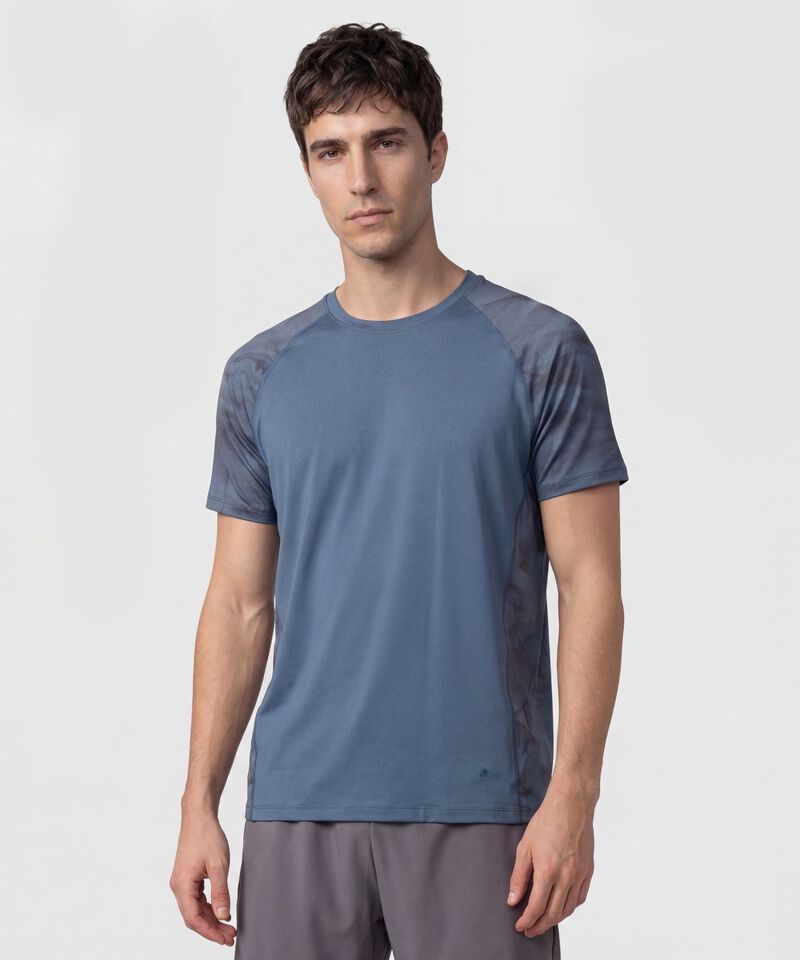 Camiseta Deportiva Con Detalle En Mangas 