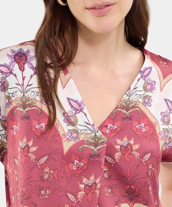 Blusa manga corta con escote en v y prense para mujer image number null