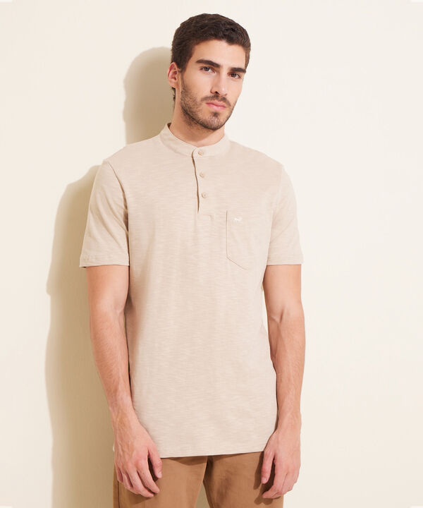 Polo Unicolor, Cuello Mao Con Bolsillo Y Silueta Regular Fit